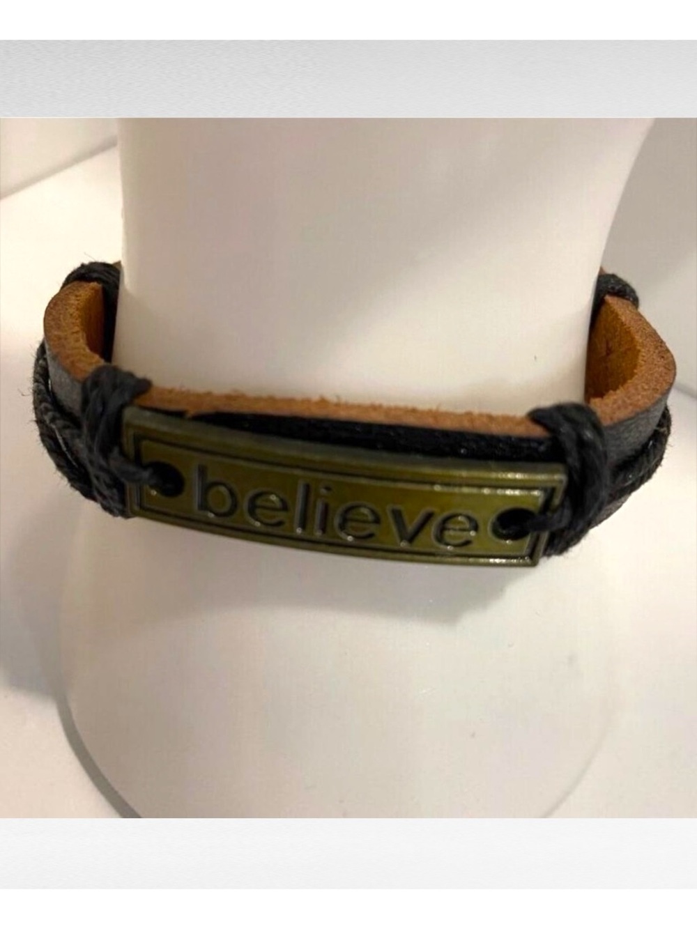 Adjustable Believe Bracelet made of genuine Leather & Metal Plate